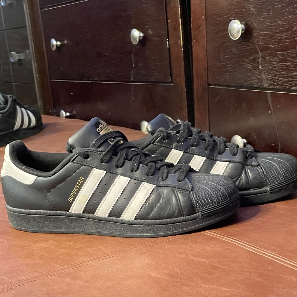 Adidas Shell-Toe Sneaker - Picture 6 of 8